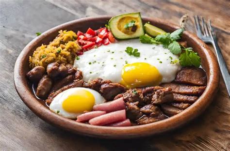  Bandeja Paisa! En Krämfärgad Symphonie av Smaker från Colombia's Högländer